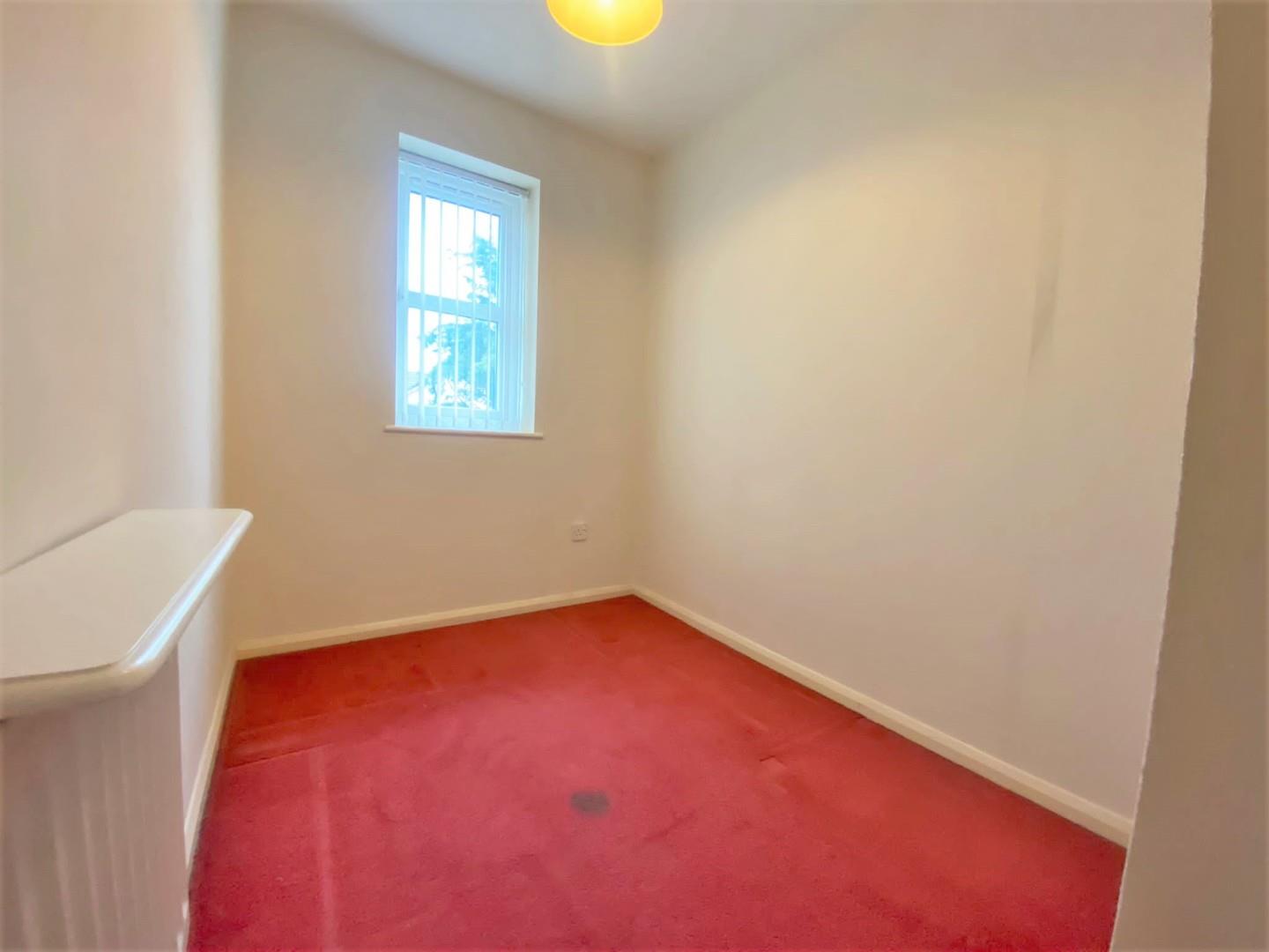 Longfield Avenue, Mill Hill